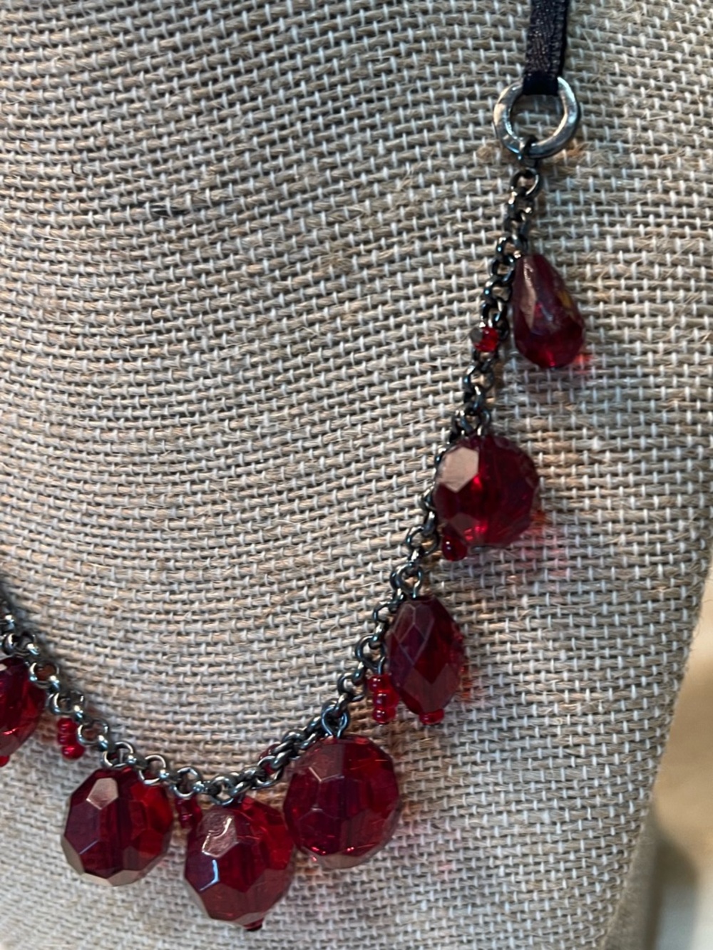 New York & Co Red Beaded Fringe Gunmetal Collar Necklace - Picture 4 of 7
